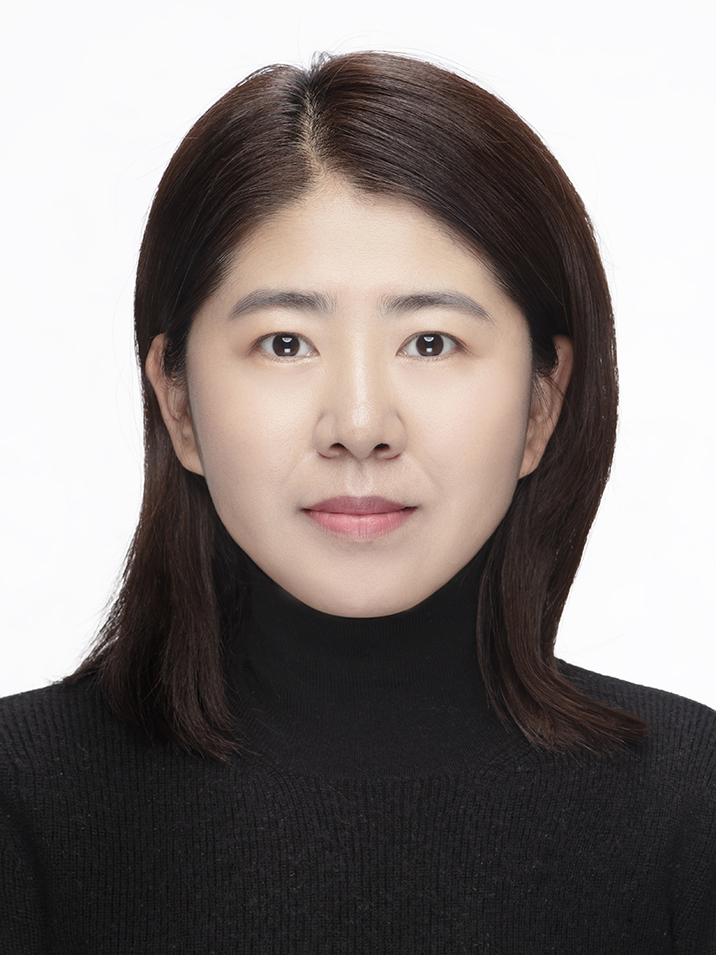 杨丽英.jpg
